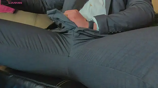 MrLonely02 online show from January 5, 2025, 11:44 pm