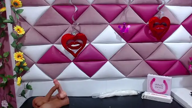 Snapshot of NahomiConnor_ chatting on March 21, 2025, 4:40 pm NahomiConnor online show from March 21, 2025, 4:40 pm