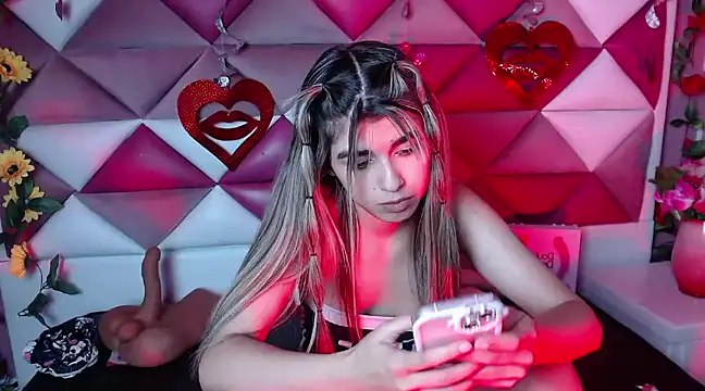 Snapshot of NahomiConnor_ chatting on March 22, 2025, 4:37 pm NahomiConnor online show from March 22, 2025, 4:37 pm