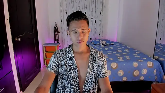 Snapshot of alessandro_wizard chatting on February 6, 2025, 10:43 pm alessandro wizard online show from February 6, 2025, 10:43 pm