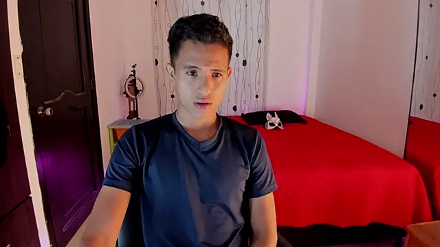 Snapshot of alessandro_wizard chatting on February 14, 2025, 9:32 pm alessandro wizard online show from February 14, 2025, 9:32 pm