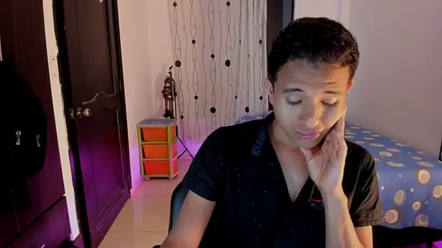 Snapshot of alessandro_wizard chatting on March 5, 2025, 2:36 am alessandro wizard online show from March 5, 2025, 2:36 am