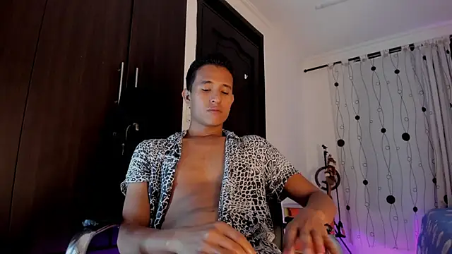 Snapshot of alessandro_wizard chatting on March 8, 2025, 1:39 am alessandro wizard online show from March 8, 2025, 1:39 am