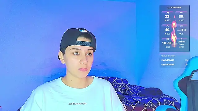 Snapshot of aron_wi chatting on December 24, 2024, 12:22 am aron wi online show from December 24, 2024, 12:22 am