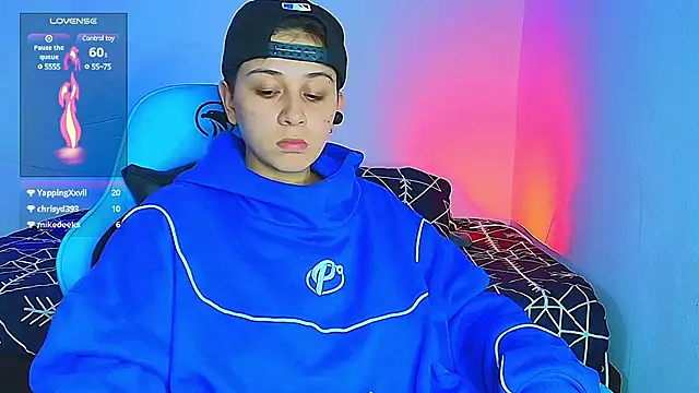 Snapshot of aron_wi chatting on February 3, 2025, 12:15 am aron wi online show from February 3, 2025, 12:15 am