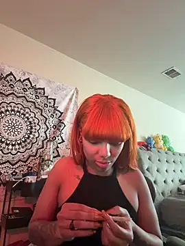 Snapshot of butterflybootyy chatting on October 3, 2025, 8:06 pm butterflybootyy online show from October 3, 2025, 8:06 pm