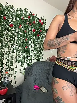 butterflybootyy online show from November 2, 2025, 3:47 pm