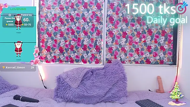 Snapshot of -Gwen- chatting on January 4, 2025, 10:13 pm -Gwen- online show from January 4, 2025, 10:13 pm