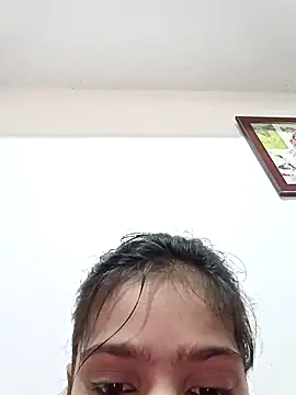 Snapshot of Riyu_05 chatting on December 18, 2024, 6:10 am Riyu 05 online show from December 18, 2024, 6:10 am