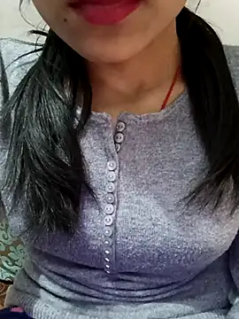 Snapshot of Riyu_05 chatting on February 14, 2025, 11:10 am Riyu 05 online show from February 14, 2025, 11:10 am