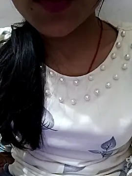 Snapshot of Riyu_05 chatting on March 4, 2025, 10:35 am Riyu 05 online show from March 4, 2025, 10:35 am