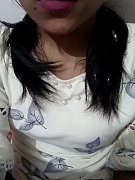 Snapshot of Riyu_05 chatting on March 18, 2025, 6:25 am Riyu 05 online show from March 18, 2025, 6:25 am