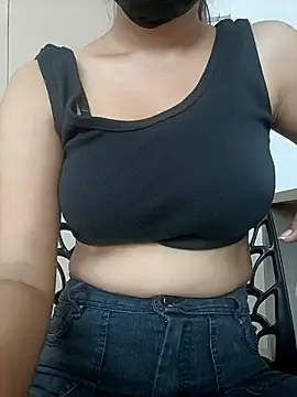 Snapshot of Riyu_05 chatting on September 23, 2025, 5:54 am Riyu 05 online show from September 23, 2025, 5:54 am