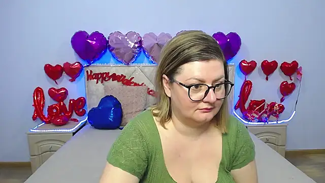 Snapshot of ZannaDreil chatting on February 9, 2025, 2:28 am ZannaDreil online show from February 9, 2025, 2:28 am