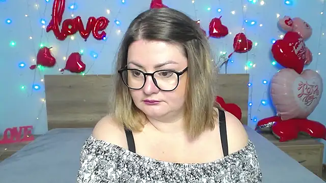 Snapshot of ZannaDreil chatting on February 19, 2025, 7:16 pm ZannaDreil online show from February 19, 2025, 7:16 pm