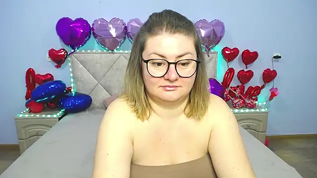 Snapshot of ZannaDreil chatting on February 25, 2025, 7:03 pm ZannaDreil online show from February 25, 2025, 7:03 pm
