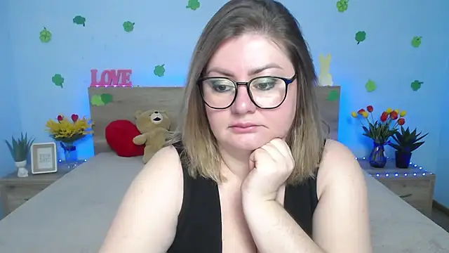 Snapshot of ZannaDreil chatting on March 17, 2025, 7:04 pm ZannaDreil online show from March 17, 2025, 7:04 pm