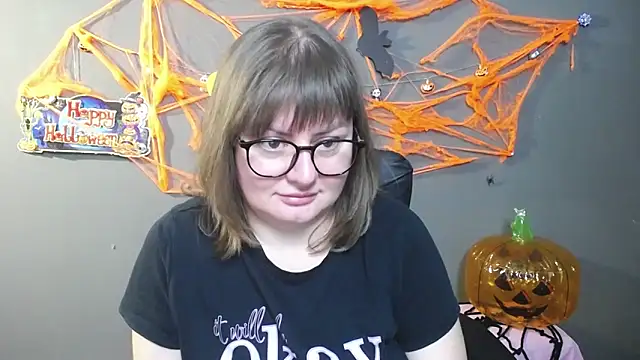 Snapshot of ZannaDreil chatting on October 14, 2025, 6:20 pm ZannaDreil online show from October 14, 2025, 6:20 pm