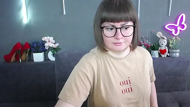 ZannaDreil online show from April 17, 2026, 11:13 am