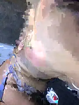 Snapshot of SINUECASTILLO chatting on March 7, 2025, 12:58 am SINUECASTILLO online show from March 7, 2025, 12:58 am