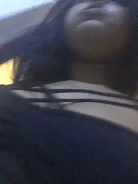 Snapshot of SINUECASTILLO chatting on March 13, 2025, 8:11 pm SINUECASTILLO online show from March 13, 2025, 8:11 pm