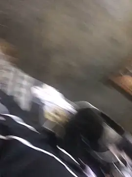 Snapshot of SINUECASTILLO chatting on March 23, 2025, 4:27 am SINUECASTILLO online show from March 23, 2025, 4:27 am