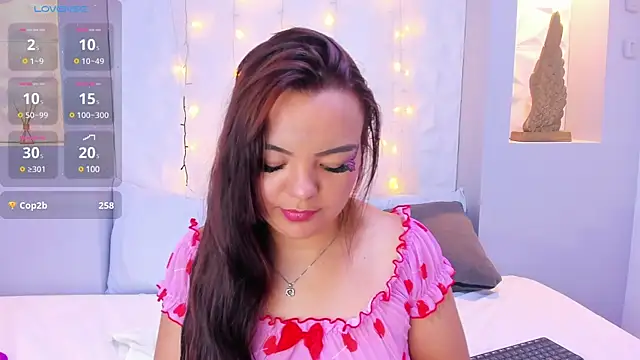 EmilyRouss  online show from March 14, 2025, 10:16 pm