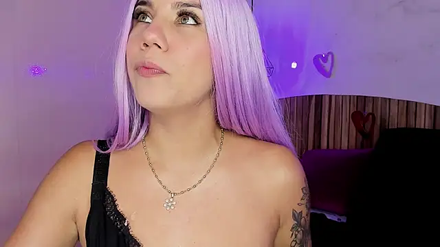 MelaniieRoux online show from February 12, 2025, 7:35 pm