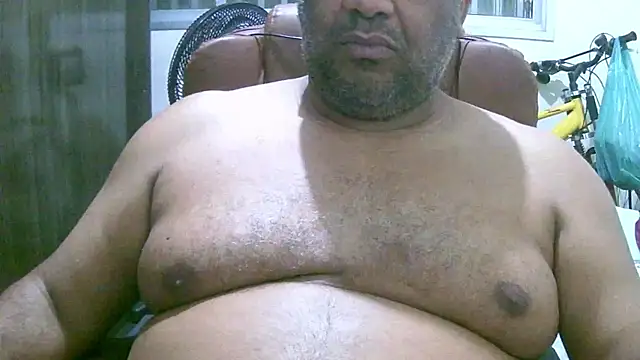 Snapshot of ulmo_br chatting on September 15, 2025, 12:43 am ulmo br online show from September 15, 2025, 12:43 am