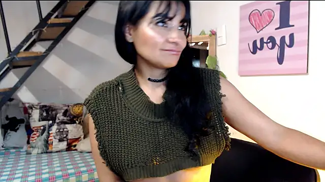 Snapshot of luna_sky83 chatting on February 11, 2025, 1:41 pm luna sky83 online show from February 11, 2025, 1:41 pm