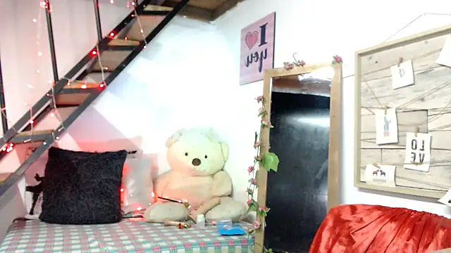 Snapshot of luna_sky83 chatting on October 8, 2025, 5:49 am luna sky83 online show from October 8, 2025, 5:49 am