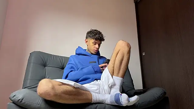 Saturno v online show from March 4, 2025, 7:01 pm