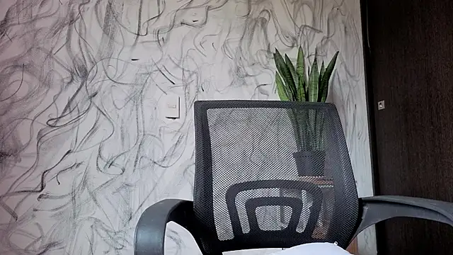 Snapshot of Saturno_v chatting on June 26, 2026, 2:10 pm Saturno v online show from June 26, 2026, 2:10 pm