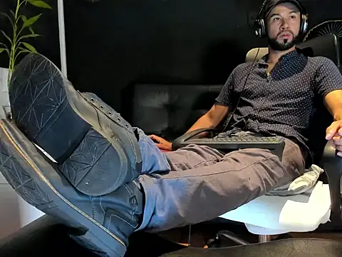 alessandro wye online show from October 24, 2025, 3:03 am