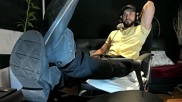 alessandro wye online show from October 29, 2025, 4:48 am