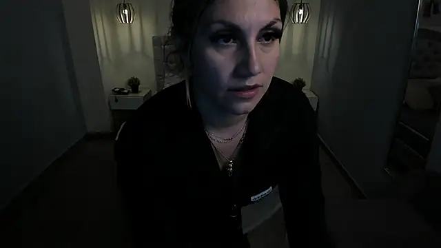 escarleth   online show from September 22, 2025, 1:46 pm