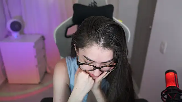 anyacutex online show from October 25, 2025, 9:53 pm