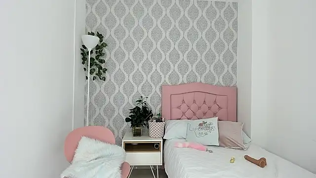 Snapshot of Keni_malf chatting on March 19, 2025, 9:28 am Keni malf online show from March 19, 2025, 9:28 am