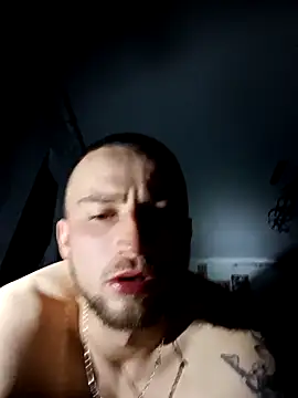 wariacik0024 online show from November 8, 2025, 2:01 am