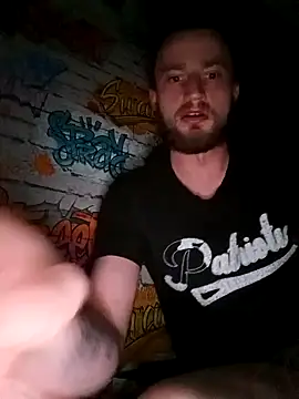 wariacik0024 online show from April 10, 2026, 12:05 am