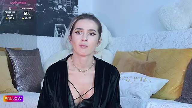 Sarah-Hart online show from November 28, 2025, 1:36 pm