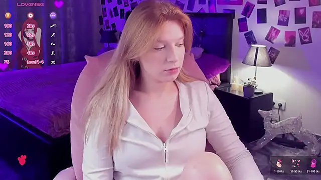 KarambaMoon online show from October 30, 2025, 8:31 pm