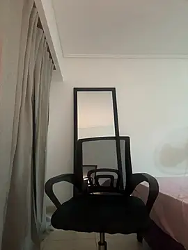 Yerucita online show from May 18, 2026, 2:51 am