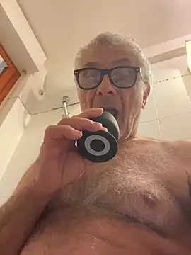 4n4l1zz4m1 online show from March 9, 2025, 8:42 pm