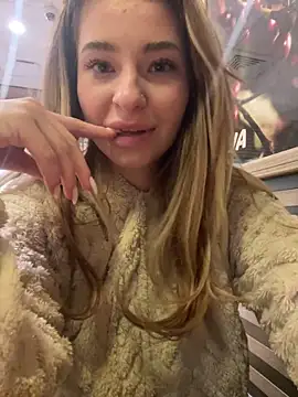 Snapshot of GraceCarther chatting on February 17, 2025, 12:21 am GraceCarther online show from February 17, 2025, 12:21 am