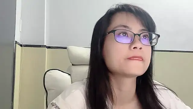 Snapshot of Honey-cici chatting on March 11, 2025, 8:20 am Honey-cici online show from March 11, 2025, 8:20 am