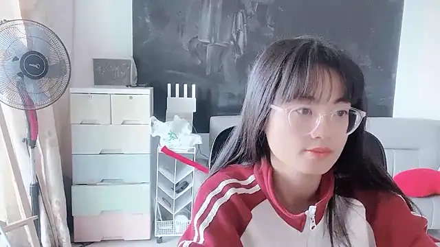 Snapshot of Honey-cici chatting on January 9, 2026, 8:17 am Honey-cici online show from January 9, 2026, 8:17 am