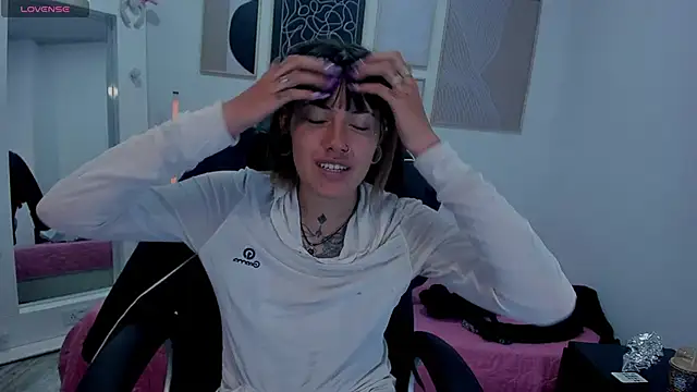  sharlotte777 online show from September 25, 2025, 2:21 pm