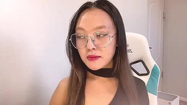 Risalynn online show from December 29, 2024, 3:44 am