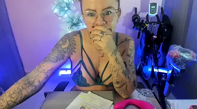 KAROL MILF online show from December 19, 2024, 1:18 am